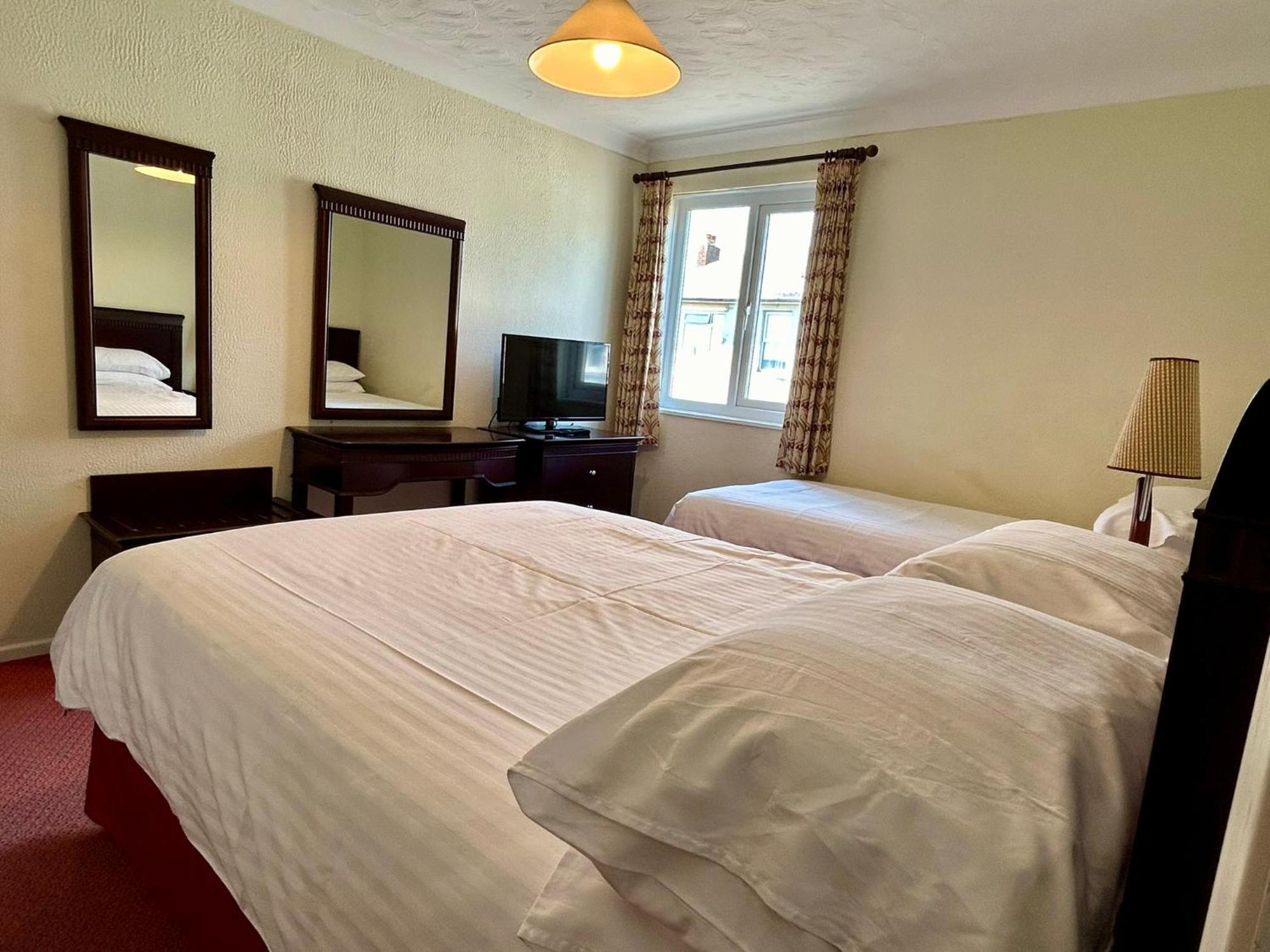 Regent Court - Seafront, Sandown - Free Car Ferry For Bookings Of 3 Or More Nights, Subject To Availability Zimmer foto