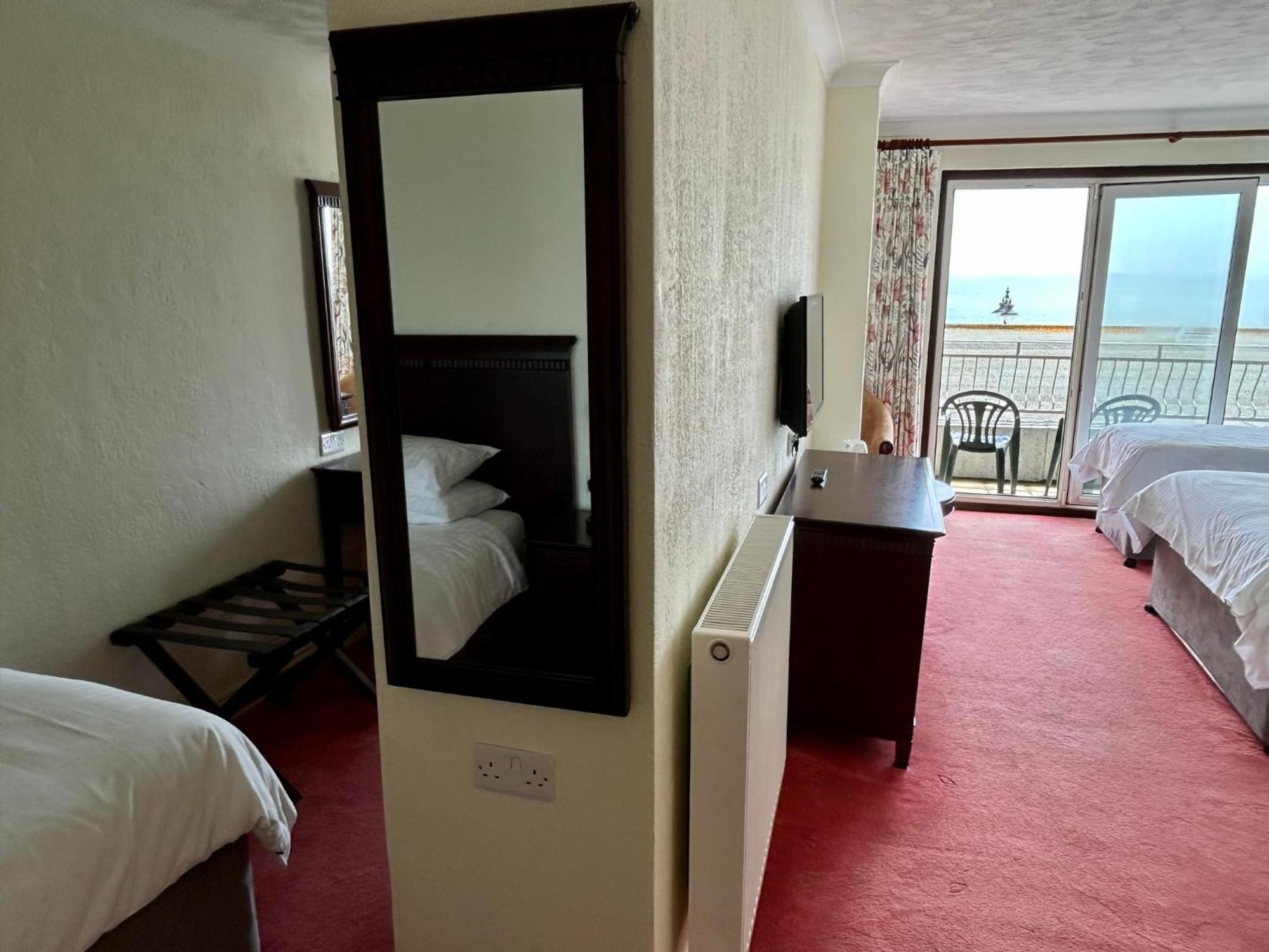Regent Court - Seafront, Sandown - Free Car Ferry For Bookings Of 3 Or More Nights, Subject To Availability Zimmer foto